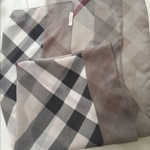 Burberry scarf